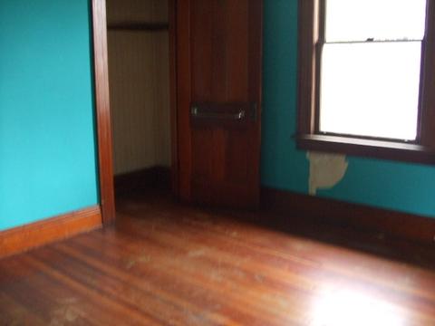 409 E Walnut St, Watseka, IL 60970 photo 4