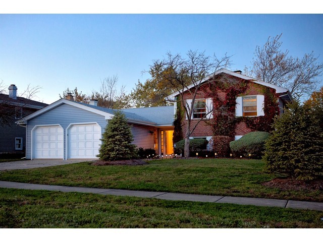 1110 Hassell Rd, Hoffman Estates, IL 60169 photo 1