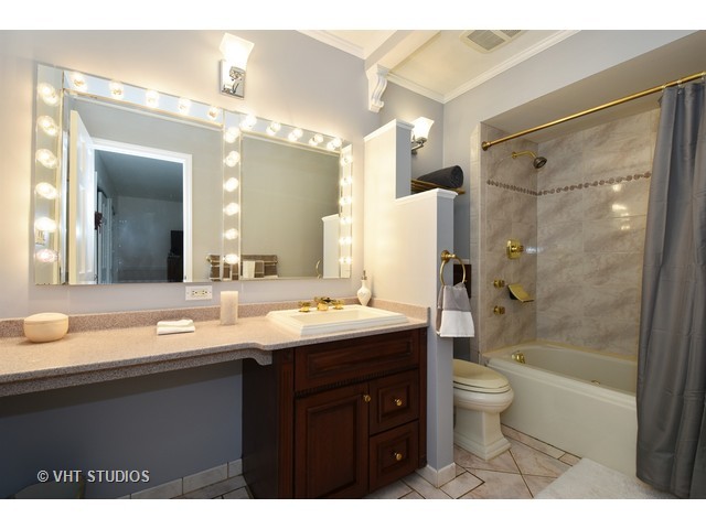 1110 Hassell Rd, Hoffman Estates, IL 60169 photo 11