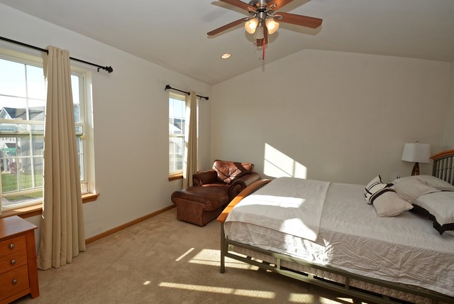 2586 Capitol Ave, Aurora, IL 60503 photo 13