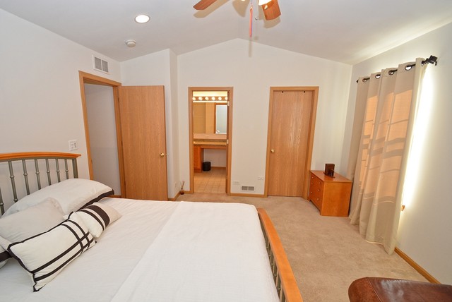 2586 Capitol Ave, Aurora, IL 60503 photo 9