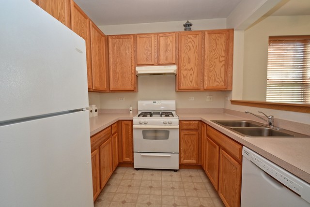 2586 Capitol Ave, Aurora, IL 60503 photo 8