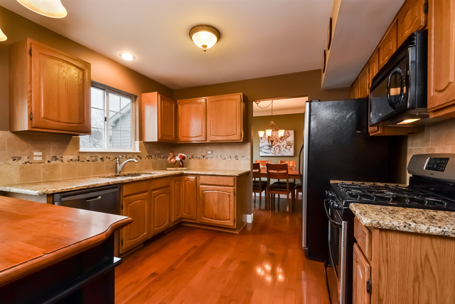 6245 Eagle Ridge Dr, Gurnee, IL 60031 photo 6