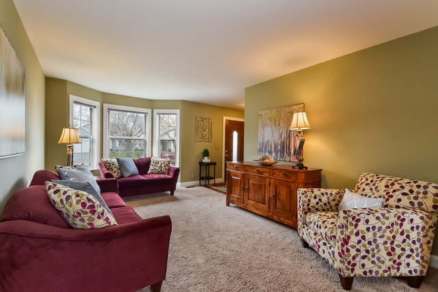 6245 Eagle Ridge Dr, Gurnee, IL 60031 photo 4