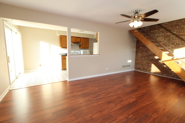 335 Marcia Ct #C, Bartlett, IL 60103 photo 3