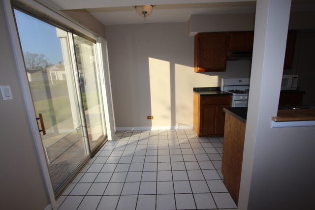 335 Marcia Ct #C, Bartlett, IL 60103 photo 6