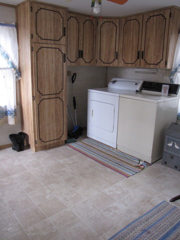 138 W Union St, Seneca, IL 61360 photo 8