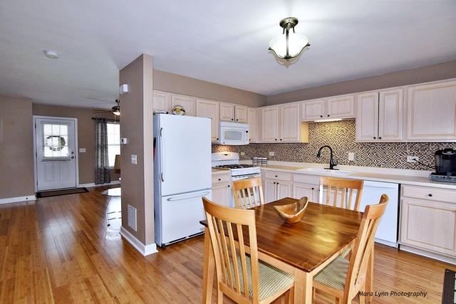 2032 Grayhawk Dr, Aurora, IL 60503 photo 7