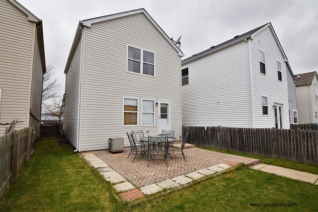 2032 Grayhawk Dr, Aurora, IL 60503 photo 17