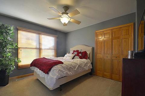 3824 Grassmere Rd, Naperville, IL 60564 photo 9