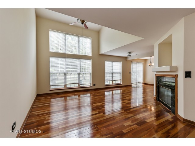 934 Willow St, Itasca, IL 60143 photo 2
