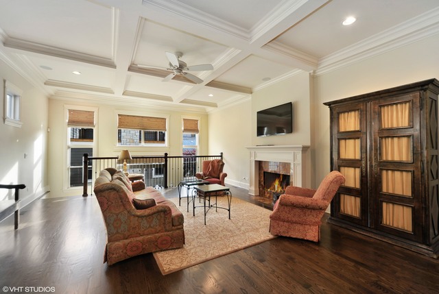 1225 W Wellington Ave, Chicago, IL 60657 photo 8