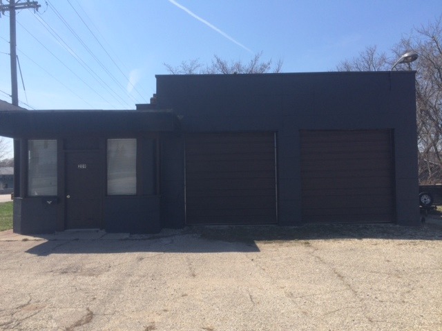 209 S Division St, Harvard, IL 60033 photo 2