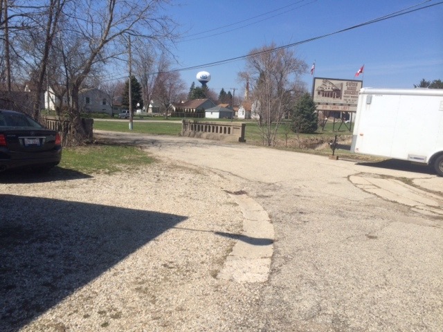209 S Division St, Harvard, IL 60033 photo 4