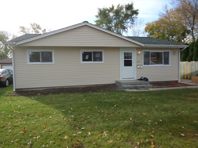 959 N Norman Ln, Wheeling, IL 60090 photo 1