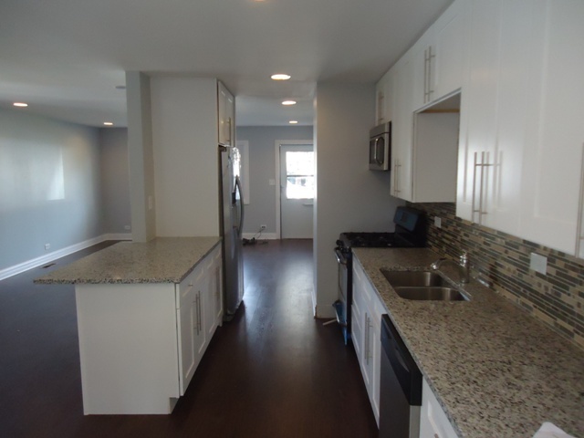 959 N Norman Ln, Wheeling, IL 60090 photo 4