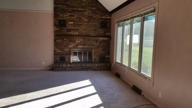 7590 Amy Ln, Roscoe, IL 61073 photo 2