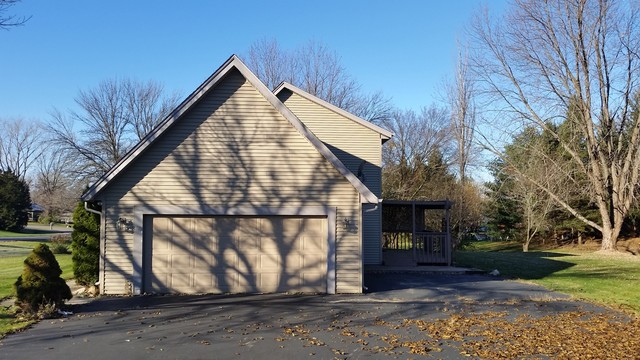7590 Amy Ln, Roscoe, IL 61073 photo 12