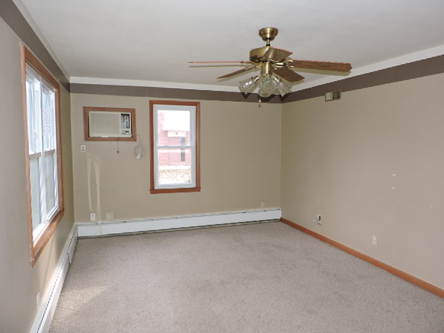555 S Alma Ave, Kankakee, IL 60901 photo 3