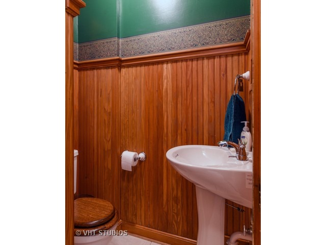 372 Blackhawk Rd, Riverside, IL 60546 photo 10