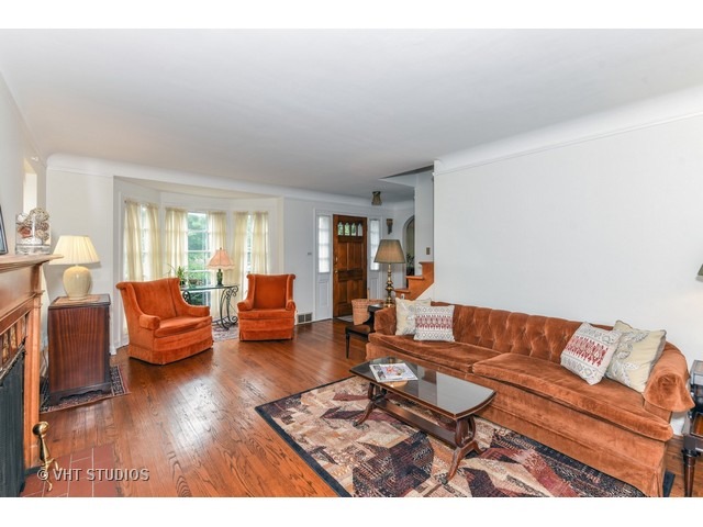 372 Blackhawk Rd, Riverside, IL 60546 photo 5