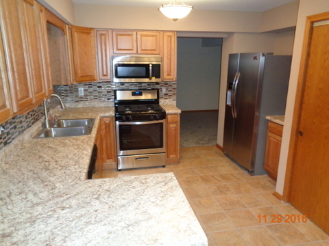 800 Barton Ln, Peotone, IL 60468 photo 6