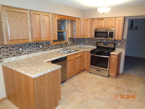800 Barton Ln, Peotone, IL 60468 photo 5