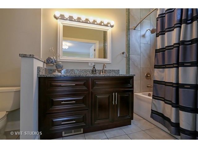 1983 Shetland Dr, Wheaton, IL 60189 photo 18