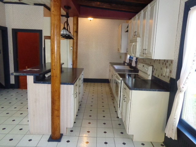 402 E Diggins St, Harvard, IL 60033 photo 6