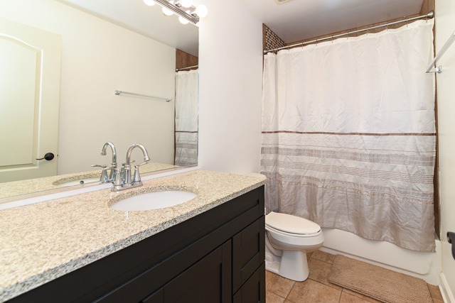 35 E 120th Pl, Chicago, IL 60628 photo 10