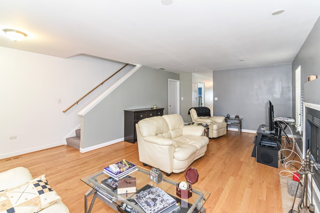 35 E 120th Pl, Chicago, IL 60628 photo 5