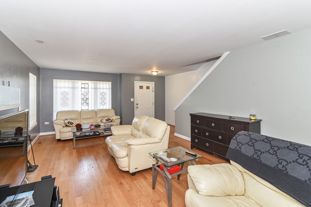 35 E 120th Pl, Chicago, IL 60628 photo 4