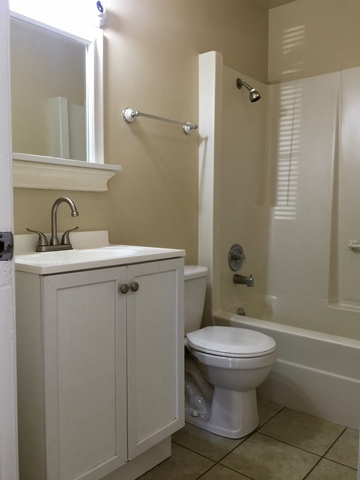 623 Adams St, Elgin, IL 60123 photo 8