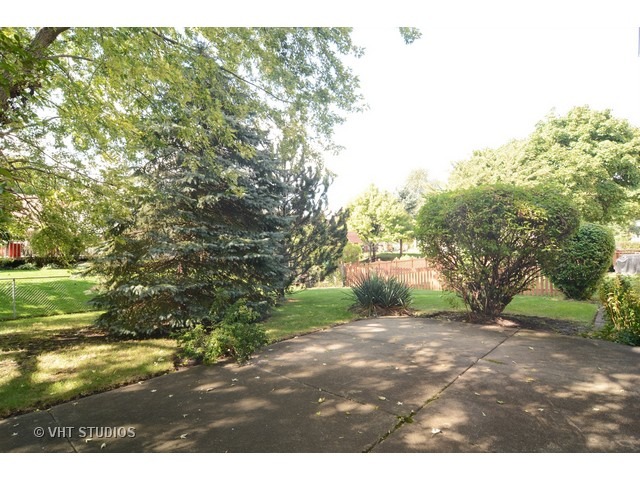 580 Cherrywood Dr, Wheeling, IL 60090 photo 10