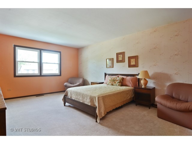 580 Cherrywood Dr, Wheeling, IL 60090 photo 7