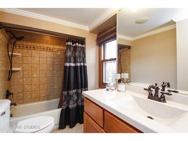 2916 Magellan Dr, Mchenry, IL 60051 photo 7