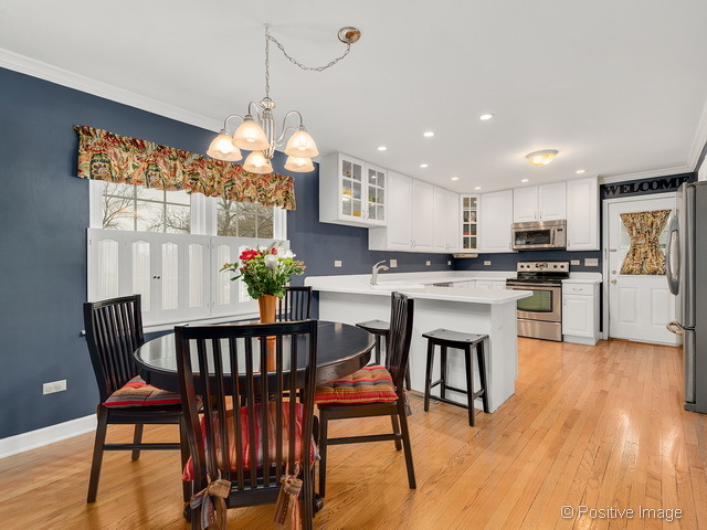 322 S Summit St, Wheaton, IL 60187 photo 6