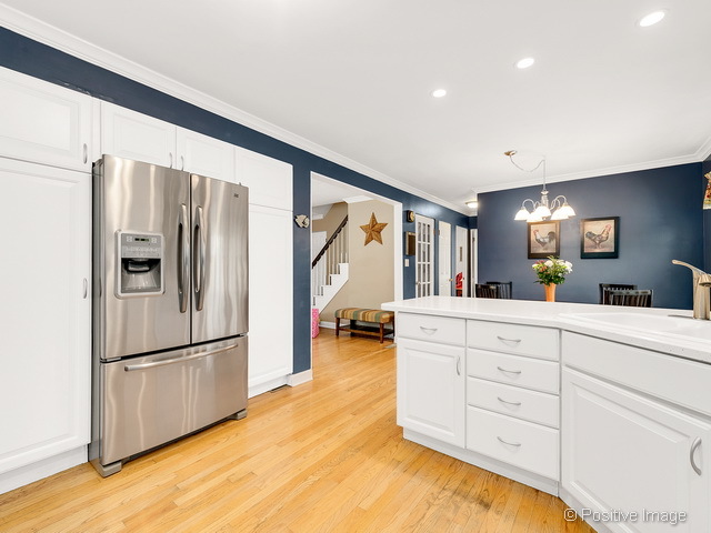 322 S Summit St, Wheaton, IL 60187 photo 5