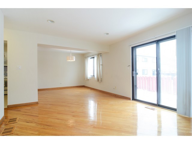 449 Maple Dr, Wheeling, IL 60090 photo 5