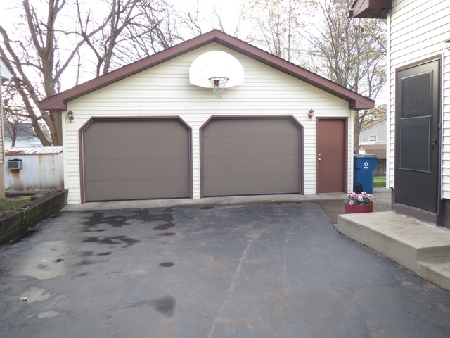 1908 Burry Circle Dr, Crest Hill, IL 60403 photo 3