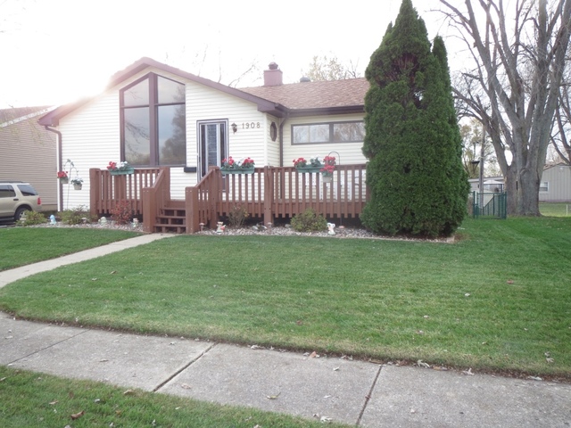 1908 Burry Circle Dr, Crest Hill, IL 60403 photo 1