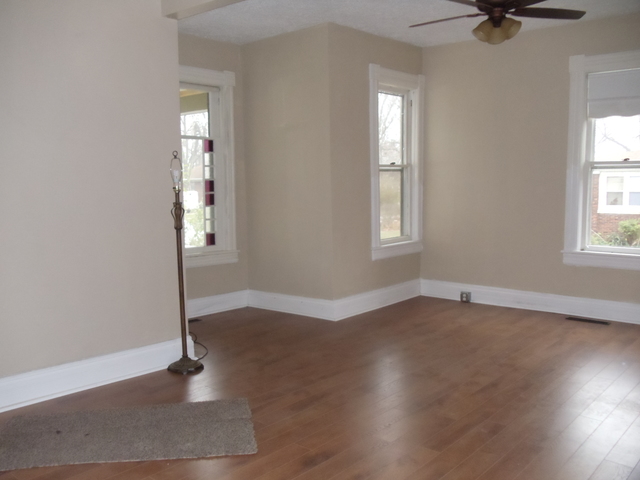215 E North St, Dwight, IL 60420 photo 6