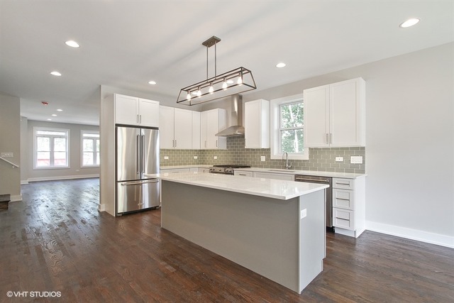 4826 S Champlain Ave, Chicago, IL 60615 photo 2
