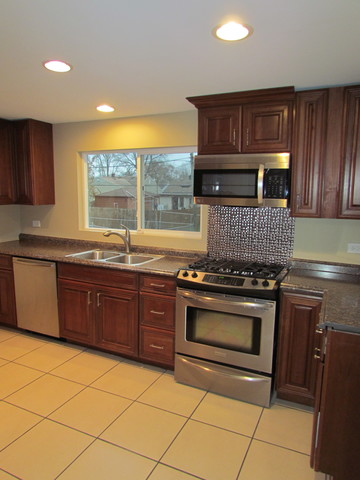 913 Harriet Ave, Aurora, IL 60505 photo 7