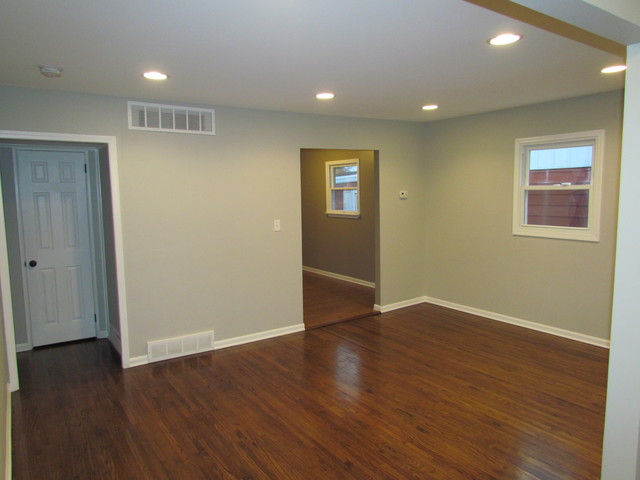 913 Harriet Ave, Aurora, IL 60505 photo 11