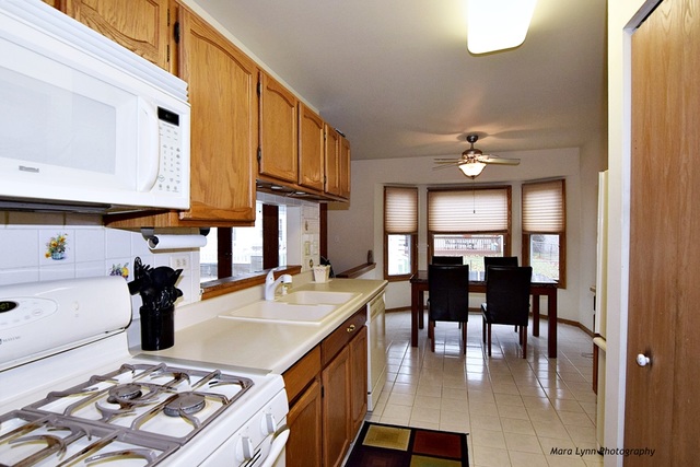 3246 Gresham Ln E, Aurora, IL 60504 photo 10