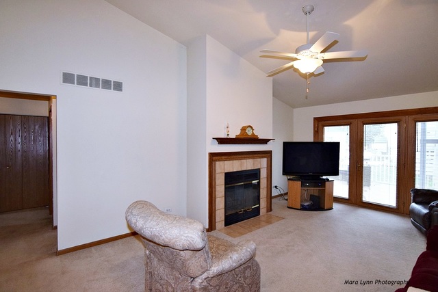 3246 Gresham Ln E, Aurora, IL 60504 photo 5
