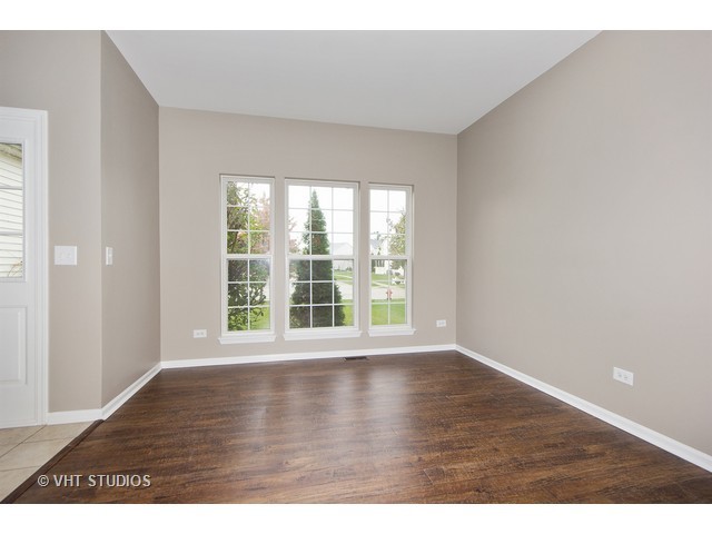 1813 Arbor Falls Dr, Plainfield, IL 60586 photo 2