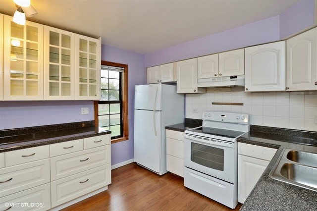 622 Dunham Rd, Gurnee, IL 60031 photo 2