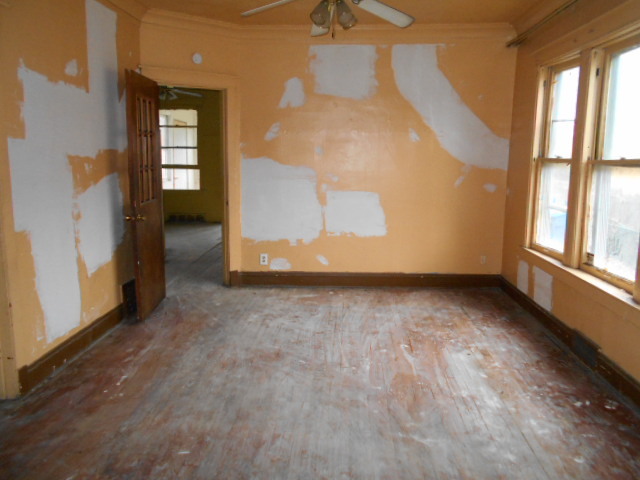 10751 S Forest Ave, Chicago, IL 60628 photo 5